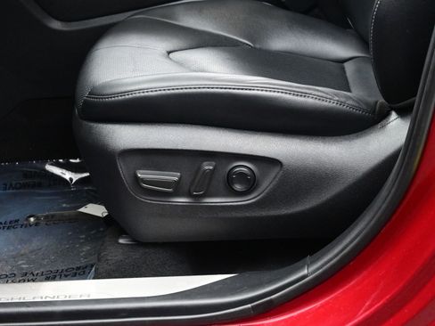 Used 2021 Toyota Highlander Platinum image 11