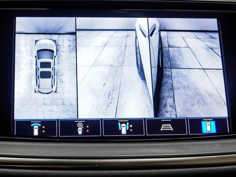 Used 2023 Buick Enclave Avenir image 27