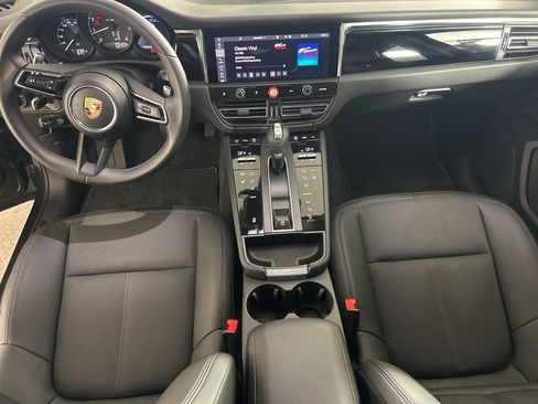 Certified 2025 Porsche Macan image 21
