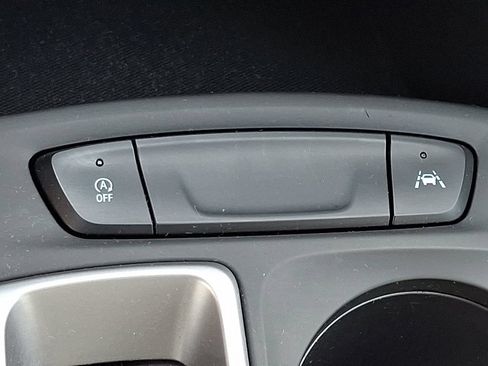 Certified 2024 Chevrolet Trax LS FWD image 23