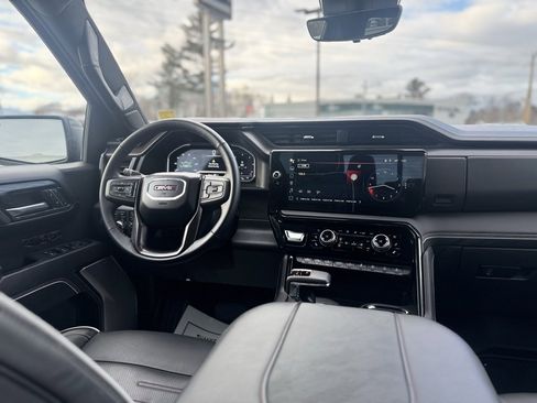 Used 2024 GMC Sierra 1500 AT4X image 11