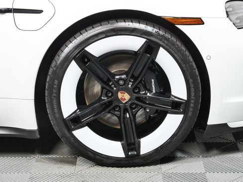 Certified 2025 Porsche Taycan 4S AWD/4WD image 42