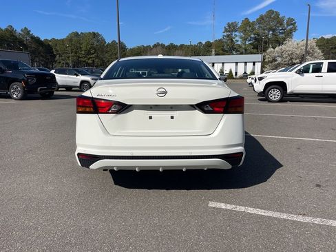 Used 2025 Nissan Altima 2.5 SV image 6