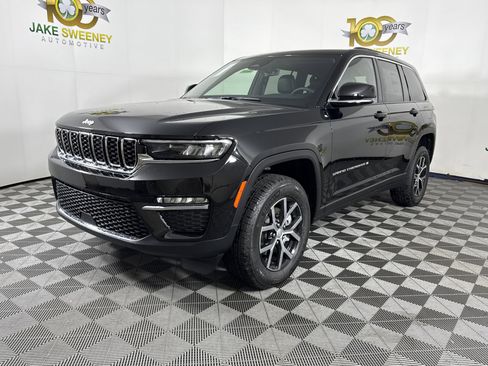 New 2025 Jeep Grand Cherokee Limited image 3