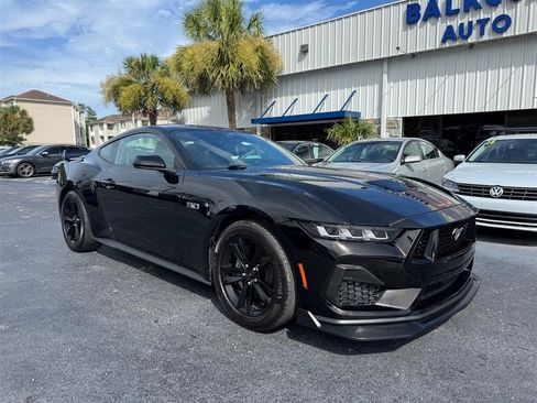 Used 2024 Ford Mustang GT RWD image 3