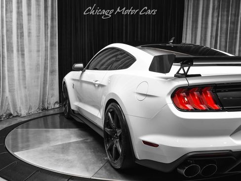 Used 2022 Ford Mustang Shelby GT500 w/ Carbon Fiber Track Pack RWD image 37