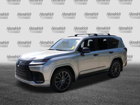 Used 2022 Lexus LX 600 4WD w/ Appearance Package image 5