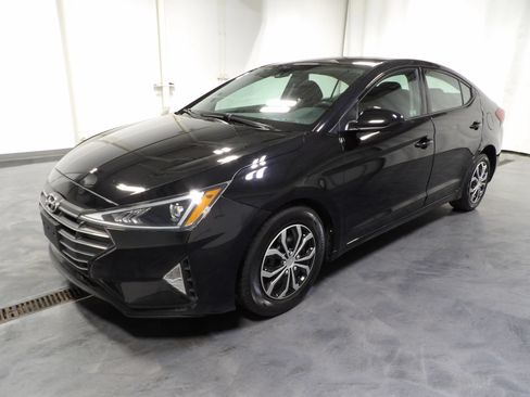 Used 2020 Hyundai Elantra SE w/ Cargo Package (C1) FWD image 3