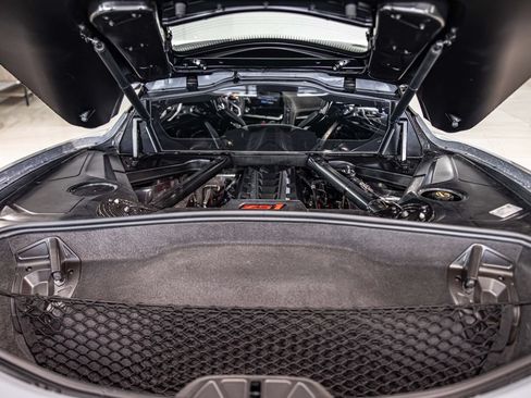 Used 2024 Chevrolet Corvette Stingray Premium Cpe w/ Z51 Performance Package RWD image 16