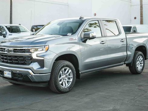 New 2026 Chevrolet Silverado 1500 LT w/ Z71 Off-Road Package AWD/4WD image 3