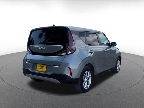 Used 2025 Kia Soul LX w/ LX Technology Package FWD image 16