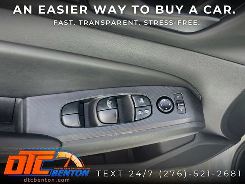Used 2025 Nissan Altima 2.5 SV AWD/4WD image 12