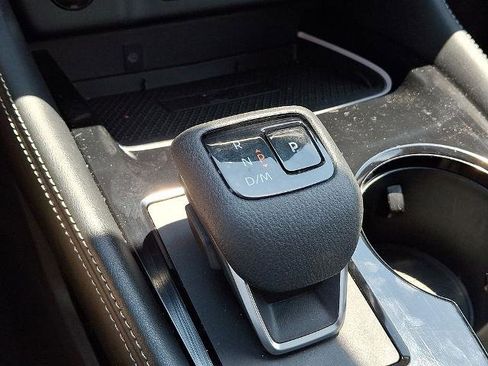 Certified 2025 Nissan Rogue Platinum AWD/4WD image 16