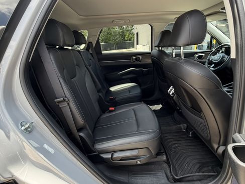 Used 2023 Kia Sorento EX w/ Panoramic Sunroof Package FWD image 18