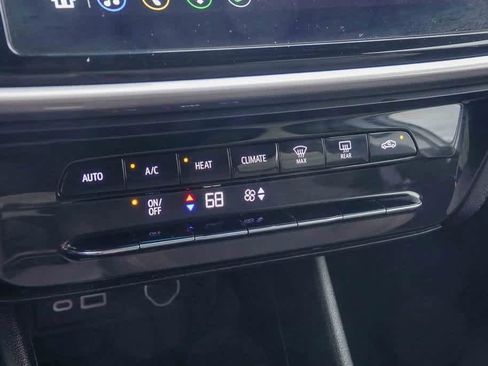 Used 2023 Chevrolet Bolt LT image 21