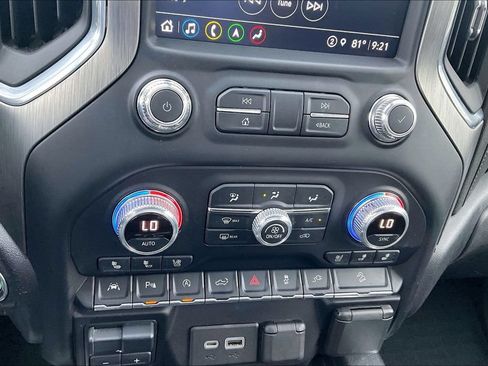 Used 2021 GMC Sierra 1500 Denali w/ Technology Package AWD/4WD image 18