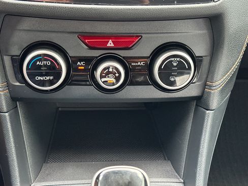 Used 2019 Subaru Crosstrek 2.0i Limited w/ Moonroof Package w/Navigation AWD/4WD image 17