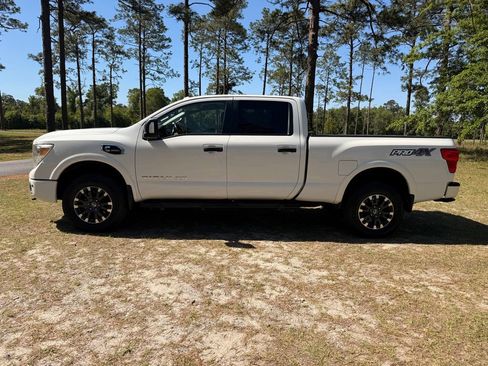 Used 2019 Nissan Titan PRO-4X AWD/4WD image 2