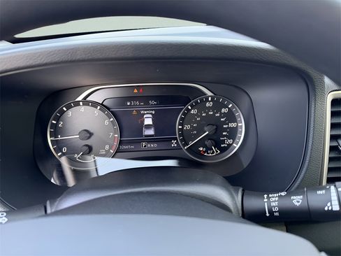 Used 2022 Nissan Frontier SV image 17