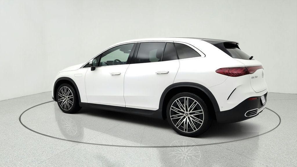 Used 2023 Mercedes-Benz EQE 350+ 4MATIC SUV w/ Pinnacle Trim Package image 7