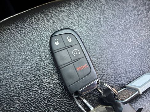 Used 2025 Jeep Compass Limited AWD/4WD image 21