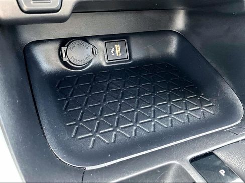 Used 2025 Toyota RAV4 XLE image 30