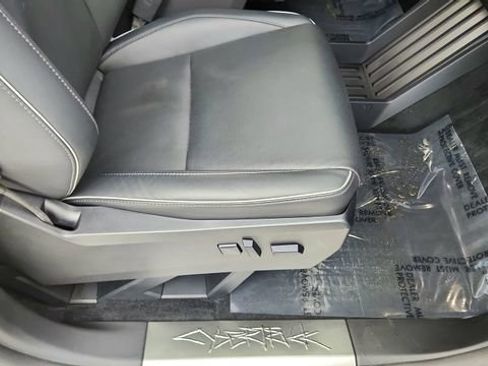 Used 2024 Tesla Cybertruck AWD Crew Cab image 19