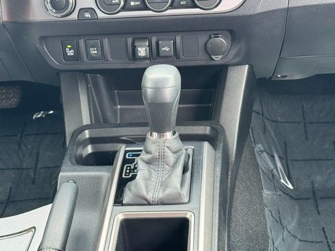 Used 2021 Toyota Tacoma SR5 w/ Technology Package AWD/4WD image 14