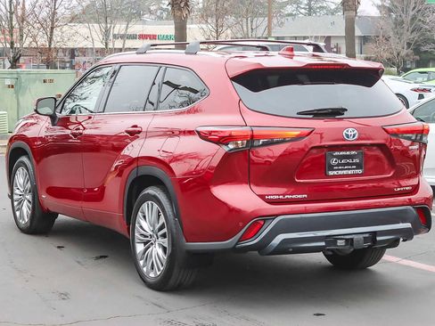 Used 2022 Toyota Highlander Limited image 2