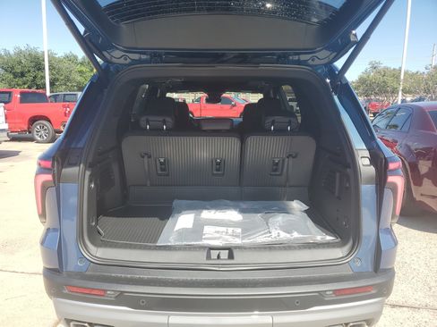 New 2026 Chevrolet Traverse Z71 w/ Enhanced Driving Package AWD/4WD image 14