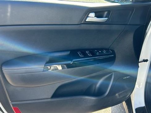 Used 2020 Kia Sportage EX w/ Option Group 15 image 16