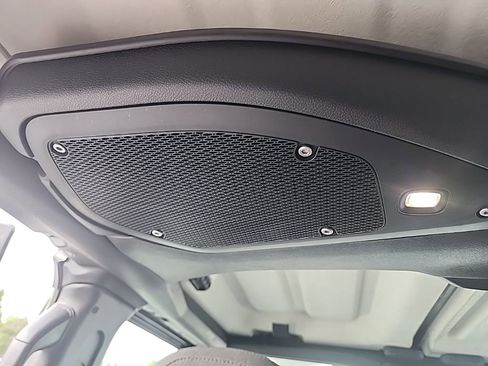 Used 2024 Jeep Wrangler Sahara image 12