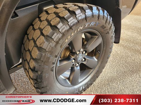 Used 2017 RAM 1500 Express w/ Black Ram 1500 Express Group image 9