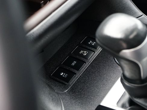 Used 2015 Toyota Highlander XLE image 23