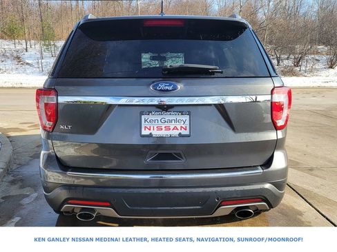 Used 2018 Ford Explorer XLT w/ Equipment Group 202A image 4