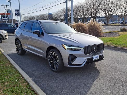 New 2026 Volvo XC60 T8 Ultra w/ Climate Package image 2