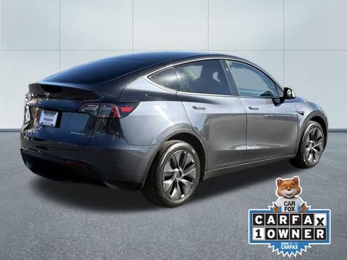 Used 2025 Tesla Model Y Long Range image 3