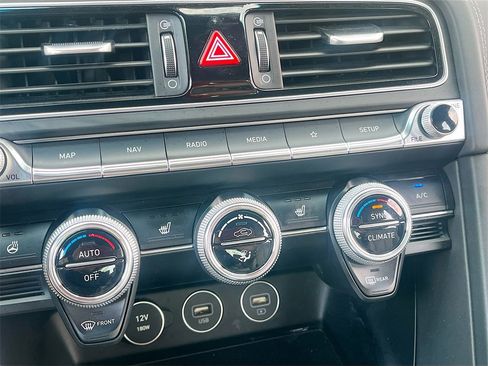 Used 2023 Genesis G70 2.0T image 16