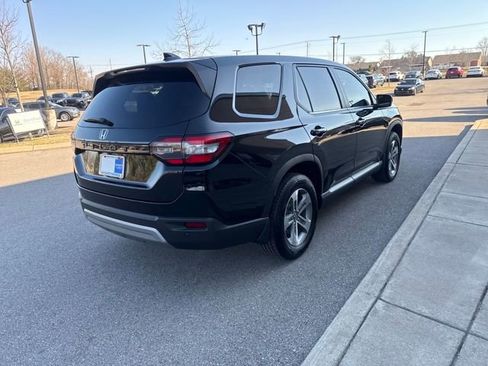 Certified 2025 Honda Pilot EX-L image 4