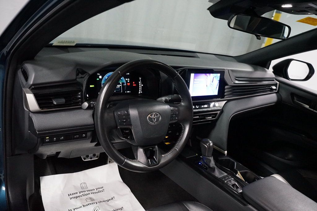 Certified 2025 Toyota Camry SE FWD image 11