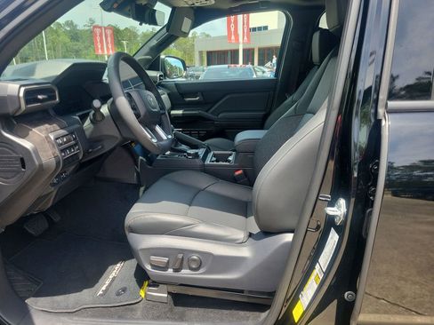 Used 2025 Toyota Tacoma 4x4 Double Cab Hybrid image 15