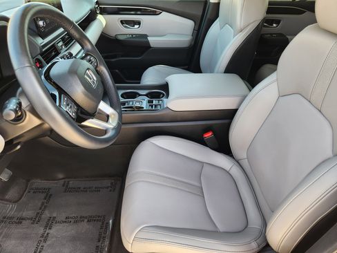 Certified 2024 Honda Pilot Touring image 13