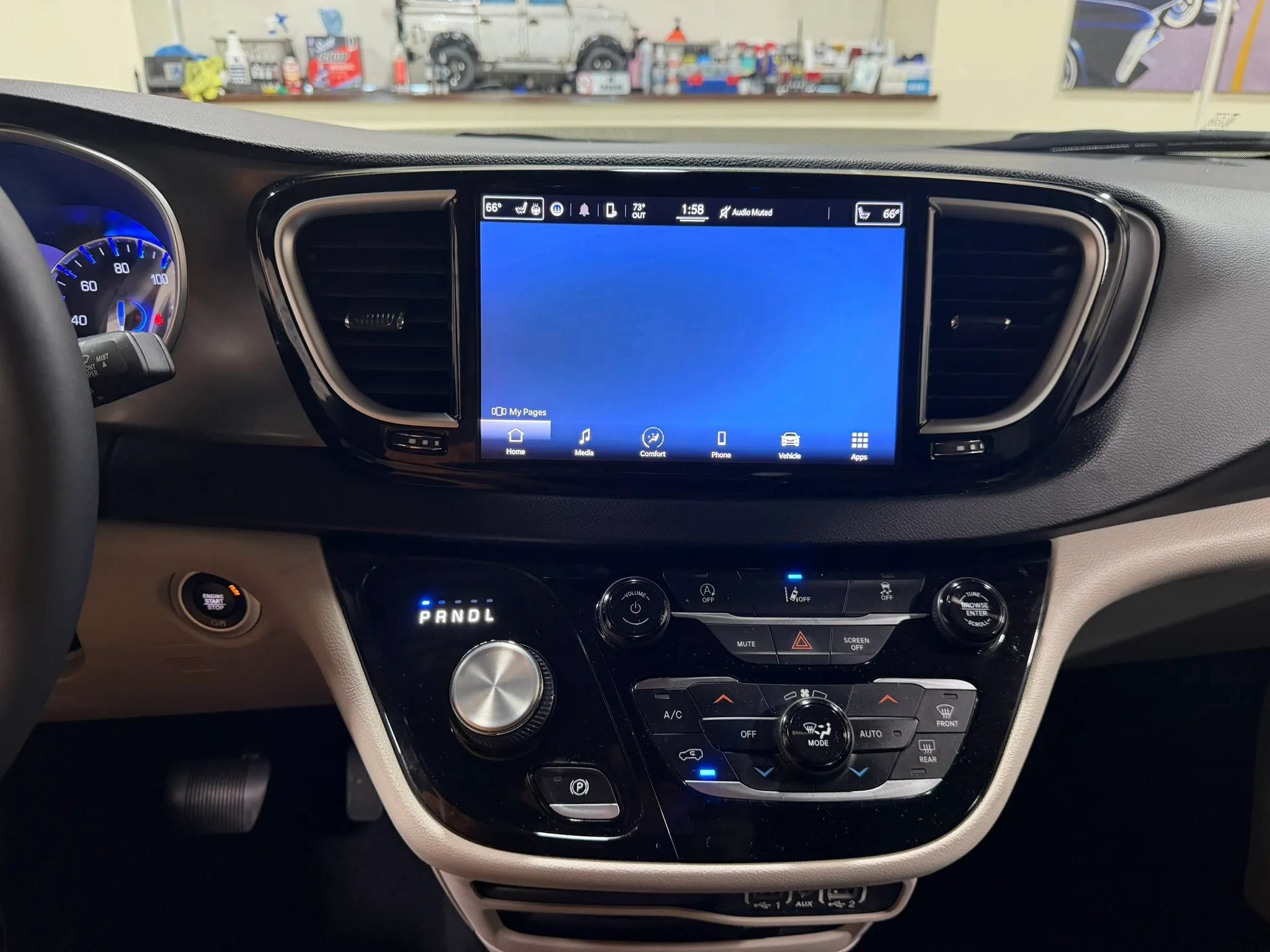 Used 2022 Chrysler Pacifica Touring-L FWD image 44