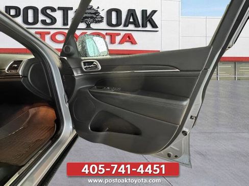 Used 2018 Jeep Grand Cherokee Limited AWD/4WD image 13