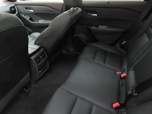 Used 2023 Nissan Rogue SL w/ SL Premium Package image 22