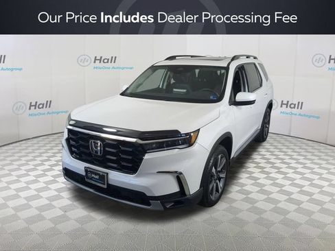Certified 2025 Honda Pilot Touring image 1