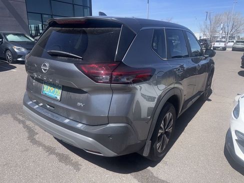 Used 2023 Nissan Rogue SV image 5