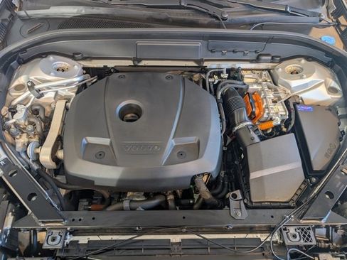 Used 2023 Volvo XC60 T8 Plus w/ Climate Package image 33