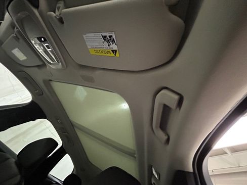 Used 2022 Volvo XC60 B5 Momentum image 24