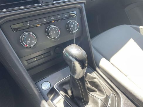 Certified 2022 Volkswagen Taos SE FWD image 30